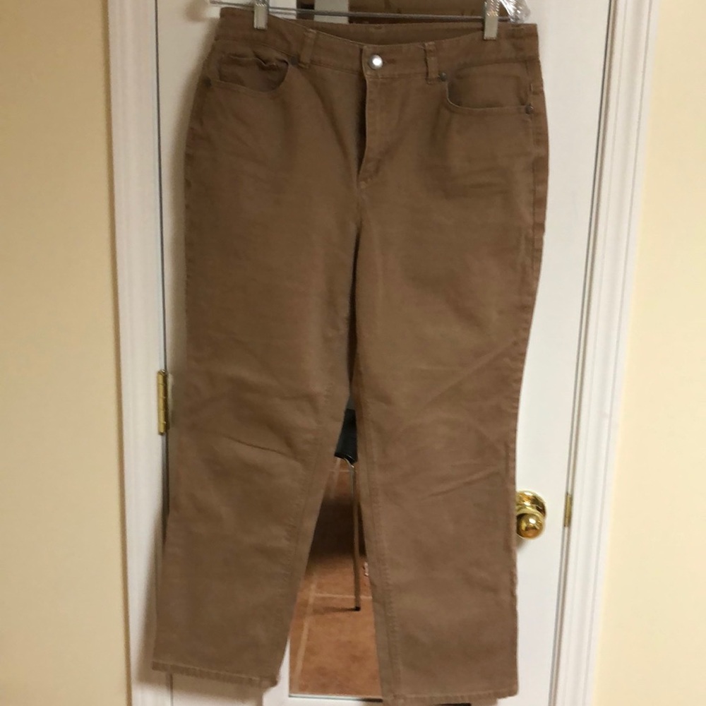 Christopher & Banks 10 shirt twill boot cuts .
